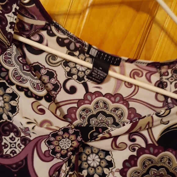 Women's Blouse quarter sleeves beautiful abstract dips in the front - Picture 4 of 5